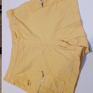 Aldo trevi yellow shorts size 8 zippered pockets cotton cargo style